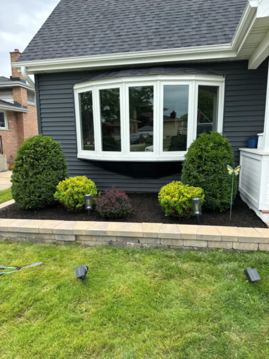 Bed & Mulch Job — after